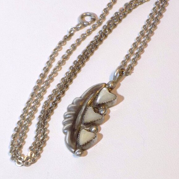Robert Iule Zuni Sterling Silver Moonstone Hearts Pendant Necklace, Rare Design - Picture 6 of 8